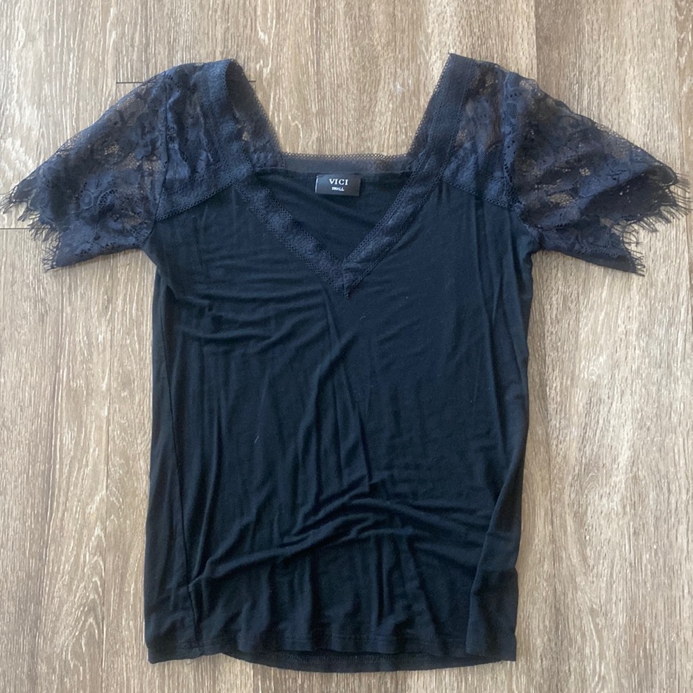 VICI V neck